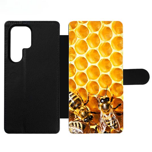 Bee on Honeycomb Wallet Samsung Case
