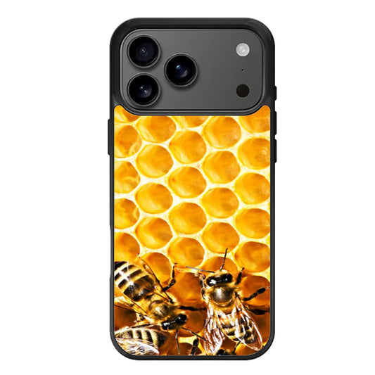 Bee on Honeycomb iPhone 17 Pro Max Case